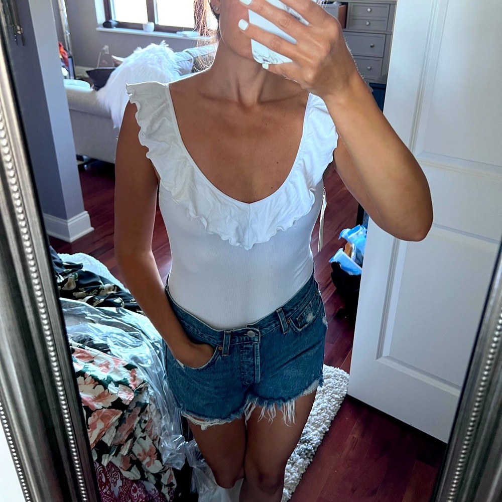 ARITZIA white bodysuit - NEVER WORN!